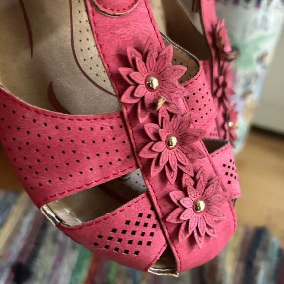 Elegant Pink Floral Women's Sandals Size 39/8 - Picture 10 of 16